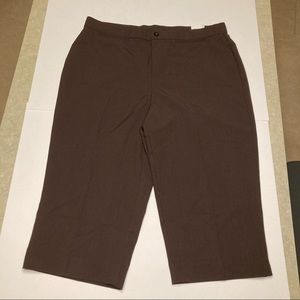 Christopher & Banks Brown classic Capri size 16